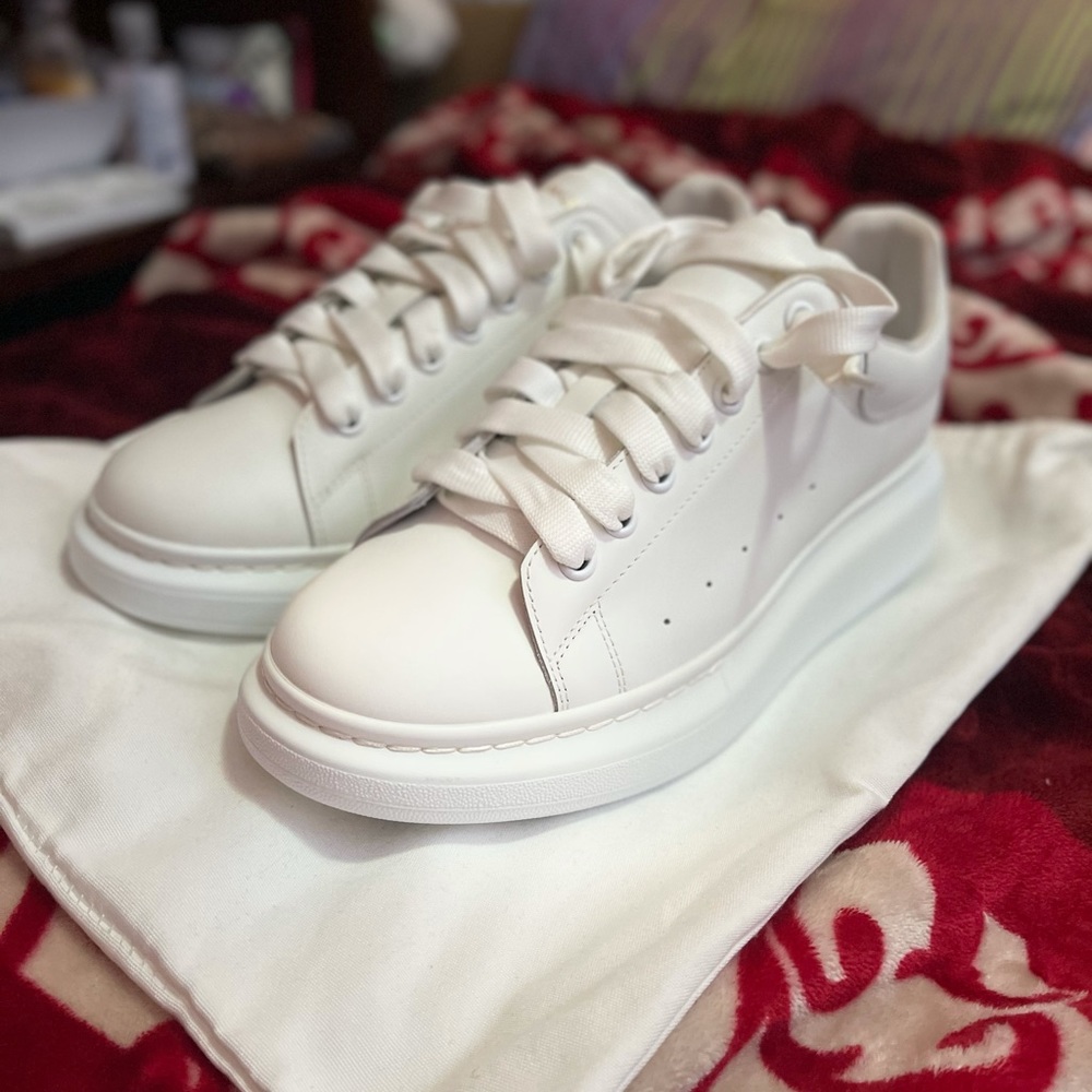 Alexander McQueen oversized sneaker in white
